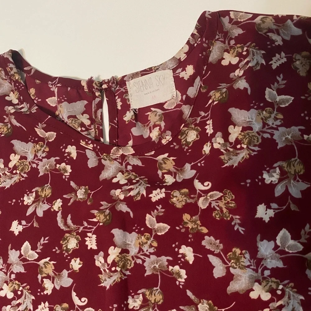 Sienna Sky Women's Top Size M - Picture 8 of 8